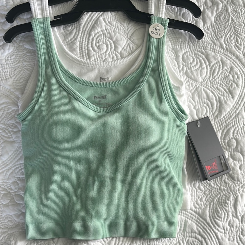 NWT pro fit 2 pack sports bra crop